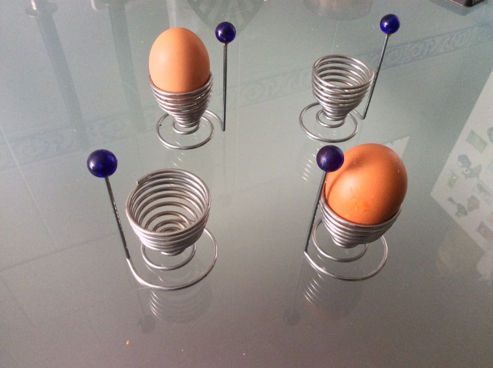 4 porta ovo quente em metal