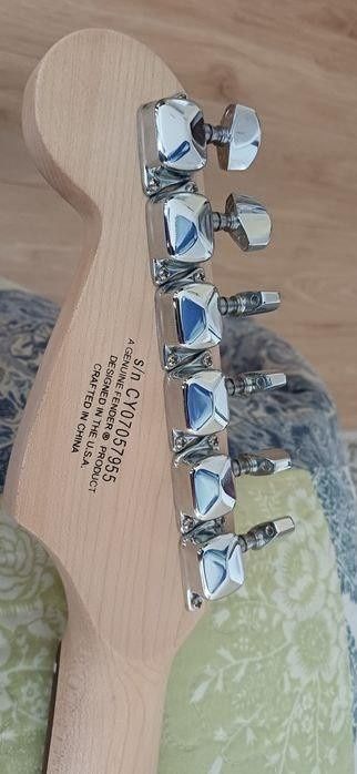 Гитара Fender, состояние идиал. Струны новые. В комплект идет кабель и