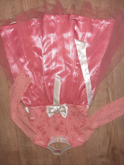 Невагоме нарядне плаття