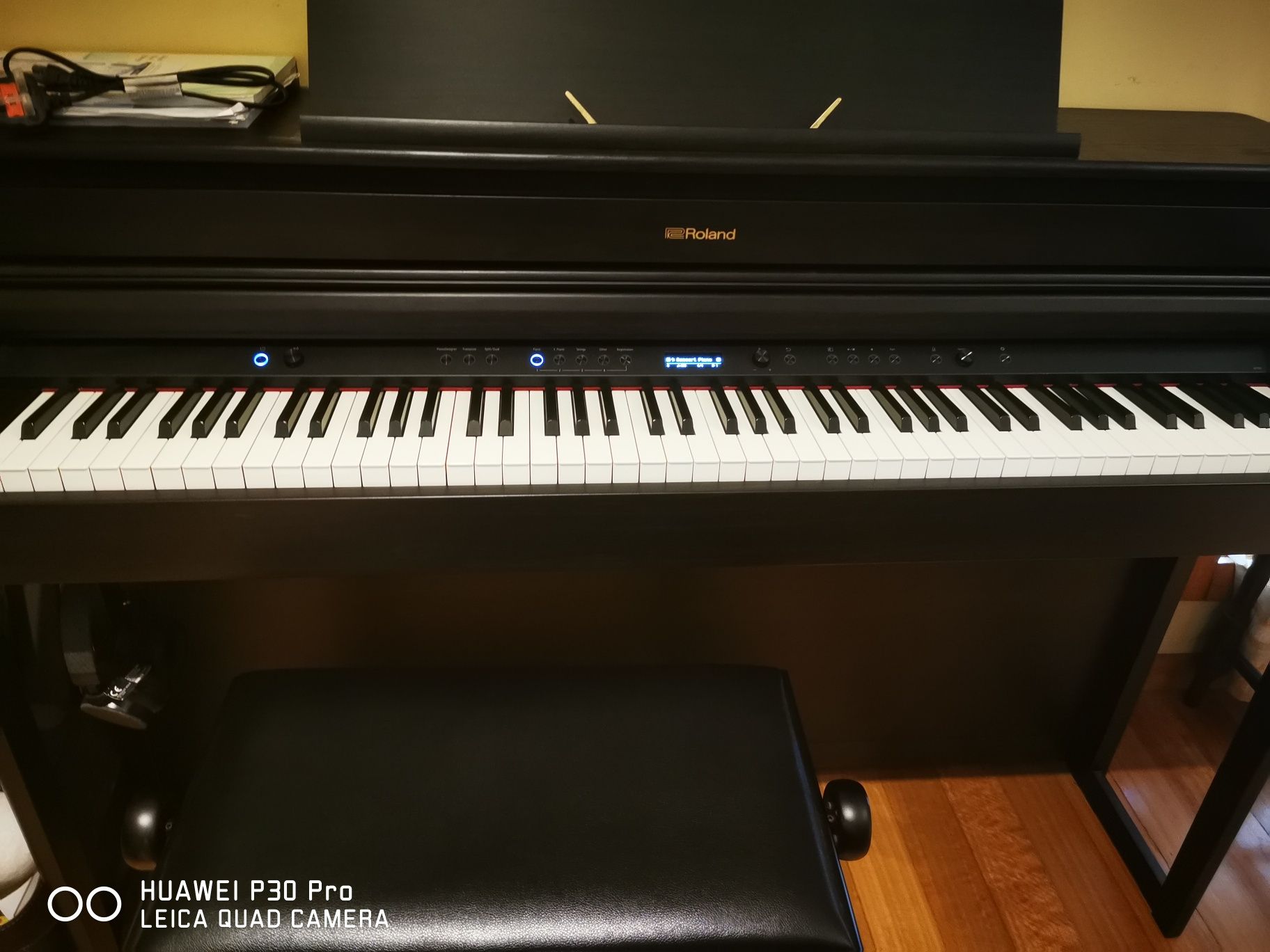 Piano Digital Roland HP 704 DR (dark rosewood)