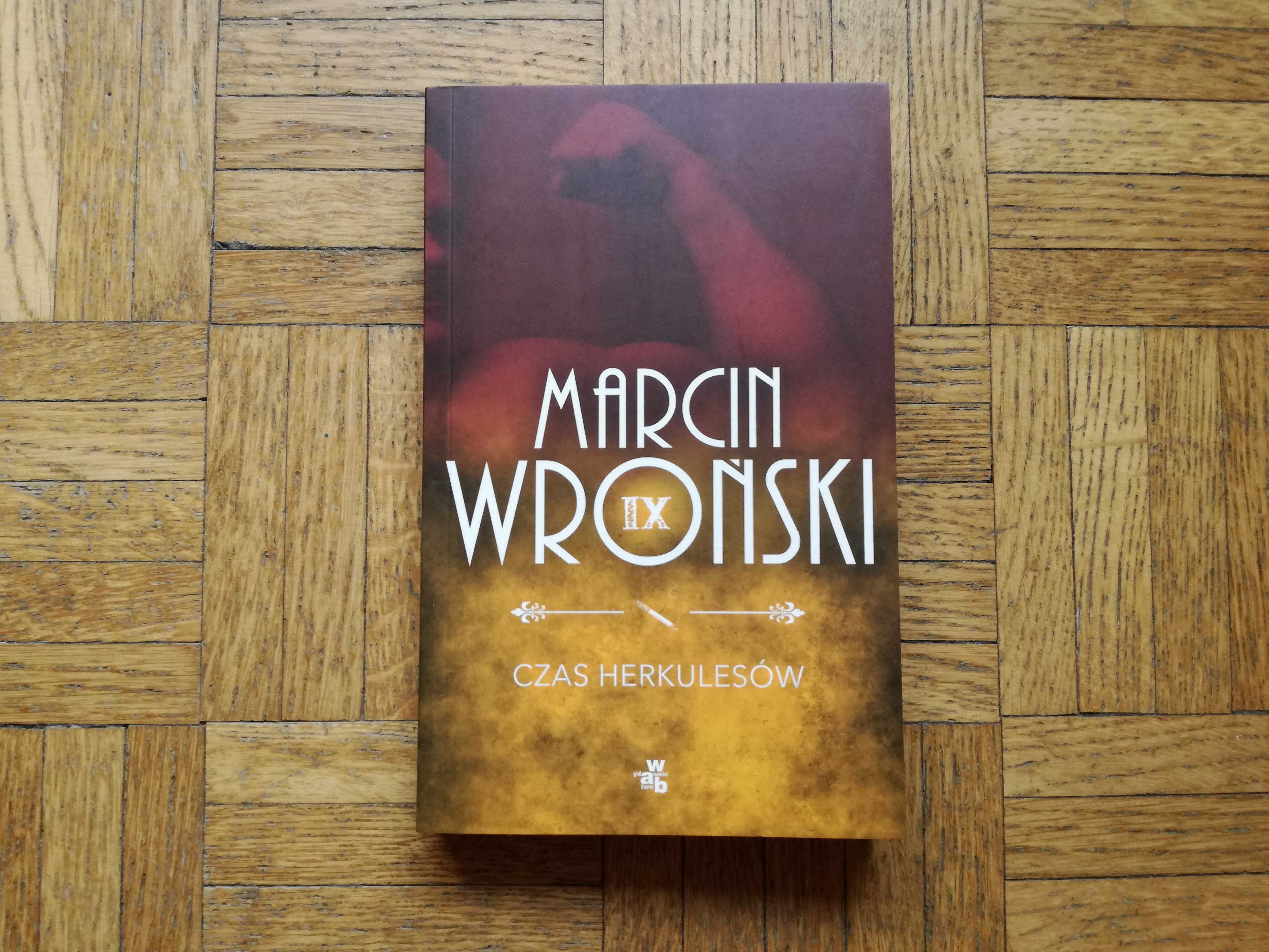 Czas Herkulesów, Marcin Wroński – z autografem i pieczęcią autora