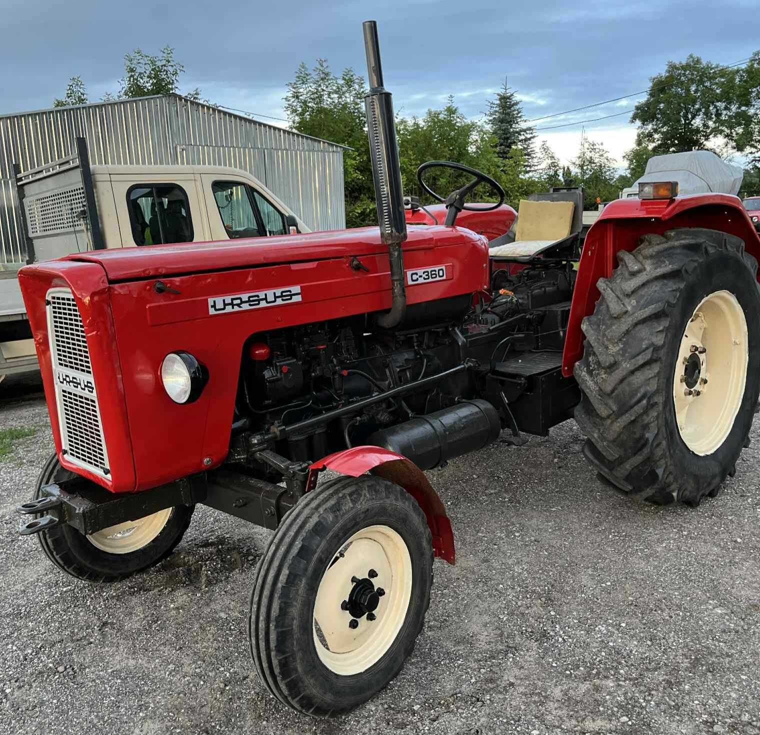 Ciągnik Ursus C 360 z  1984 roku