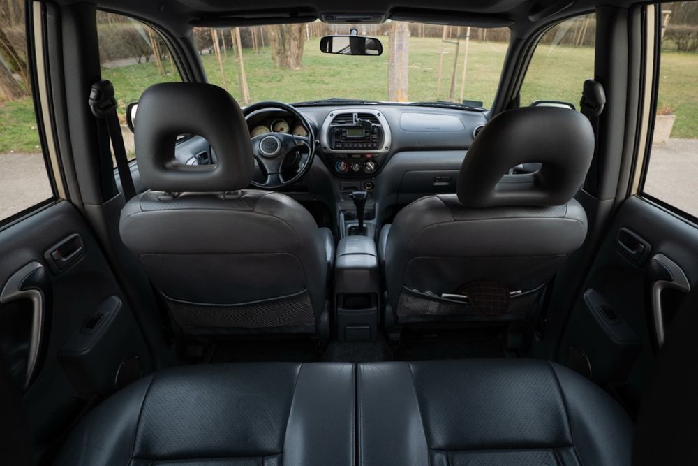 Toyota RAV4 • 2.0 Benzyna • od kobiety