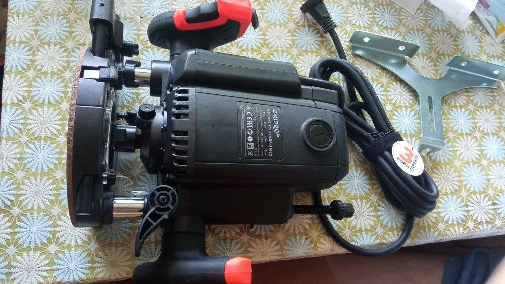 Фрезер електричний Dnipro-M ЕR-210LX