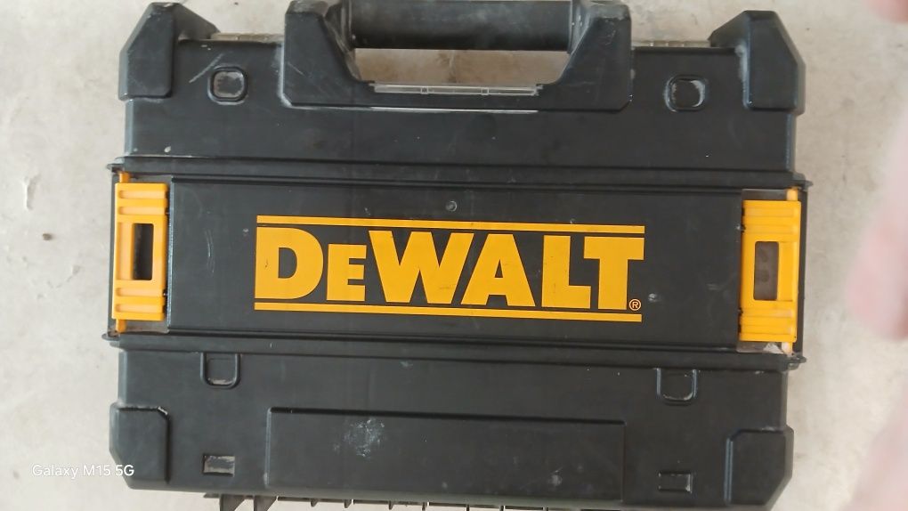 Młotowiertarka Sds dewalt 3j