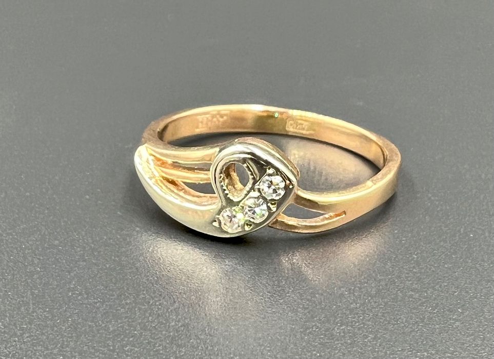 Каблучка золота 585 з діамантами