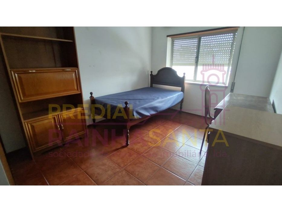 Quarto em apartamento de estudantes mobilado e equipado