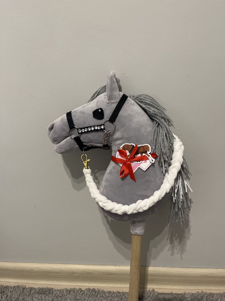 hobby horse a4 z uwiązem i kantarem