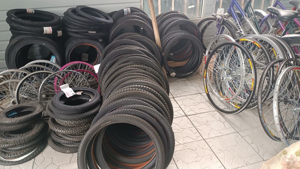 Велосипедні камери та покришки 8",10",12",14",16",18,20,22,24,26,28,27