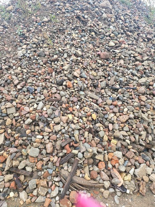 destrukt mieszany (kamień + gruz)