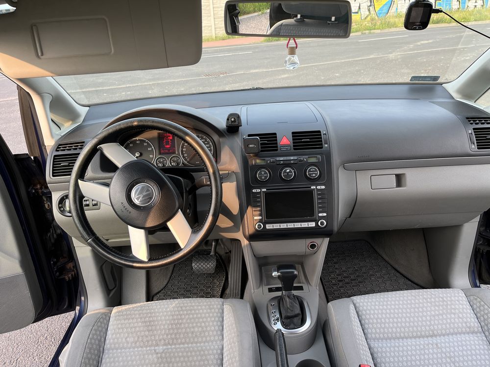 VW Touran 1.6 fsi automat