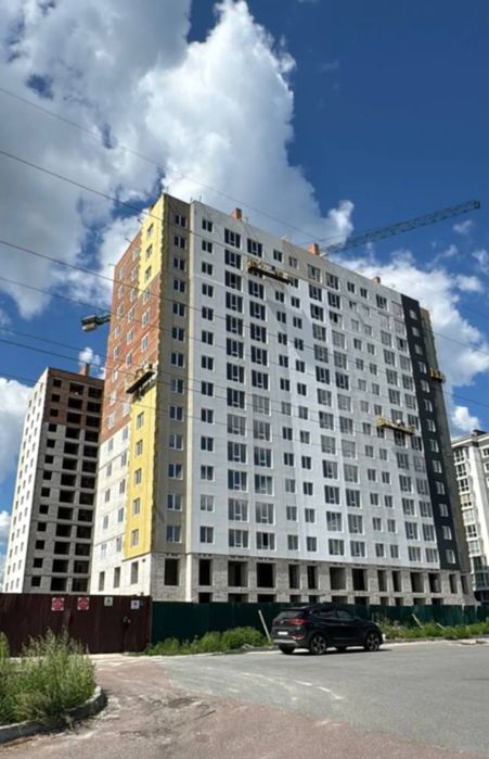 Велика 2кімнатна квартира з терасою в Континенті 4 черга