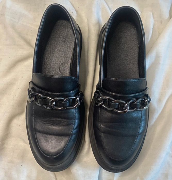 mokasyny loafersy z łańcuchem 38 czarne