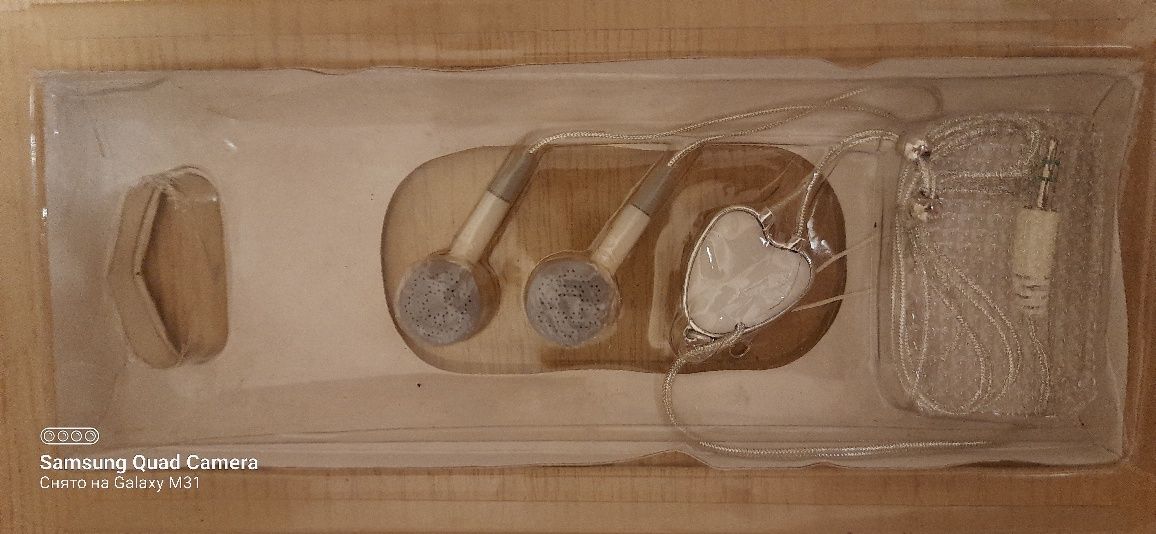 Наушники проводные.