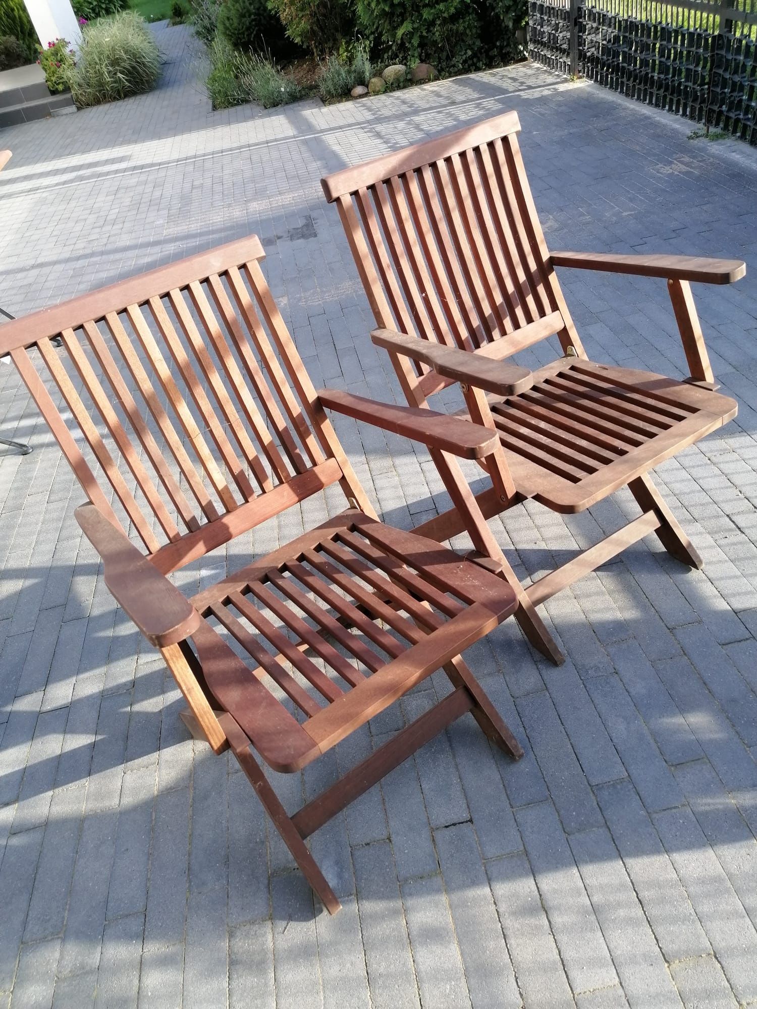 Dwa składane krzesła ogrodowe