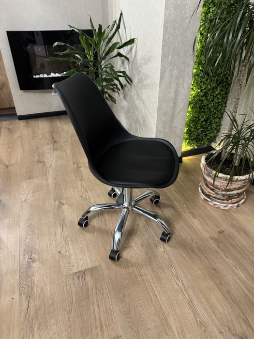 Стілець для майстрів тату