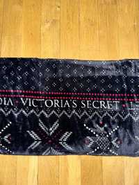 Koc polarowy Fair Isle motyw zimowy Victoria’s Secret czarny