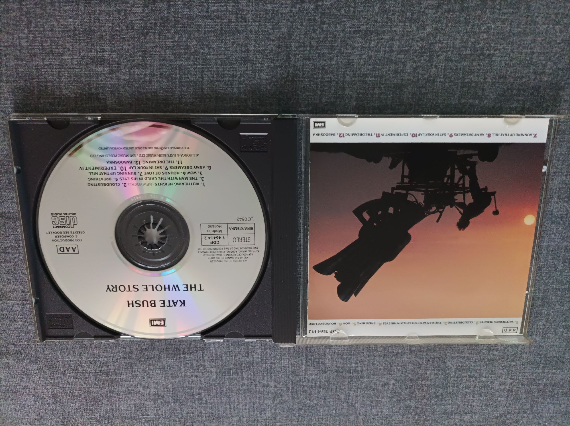 26 - Kate Bush - The Whole Story - wydanie 1986 rok CD