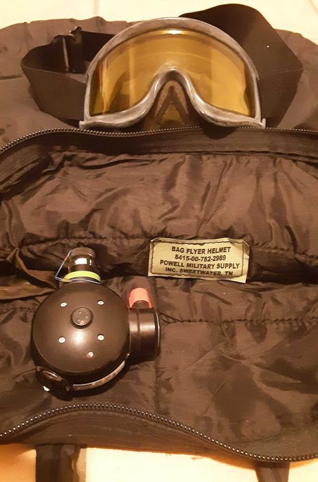 Capacete Militar Gentex + Máscara Oxigénio MBU-20/P + Fato Voo - 2000€