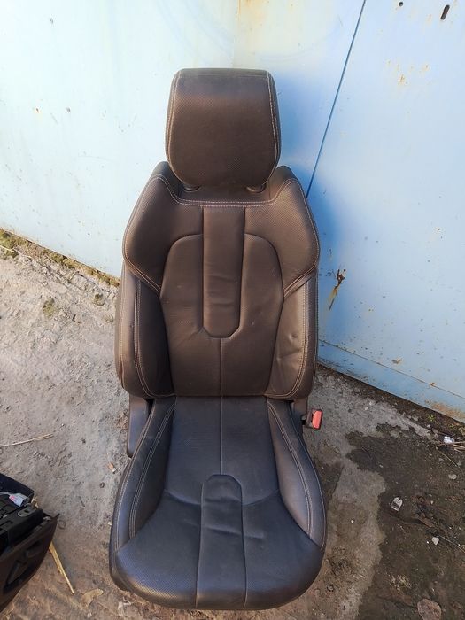 Продам кожаные сиденье