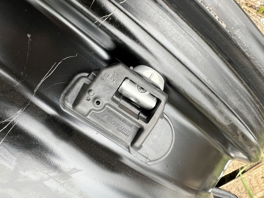 4xfelga stalowa 17” OPEL (5x115 ET41) struktura z TPMS