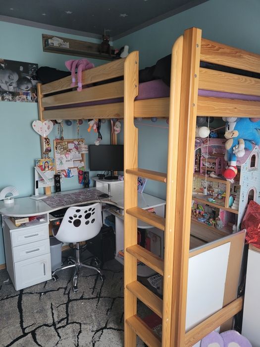 Łóżko na antresoli