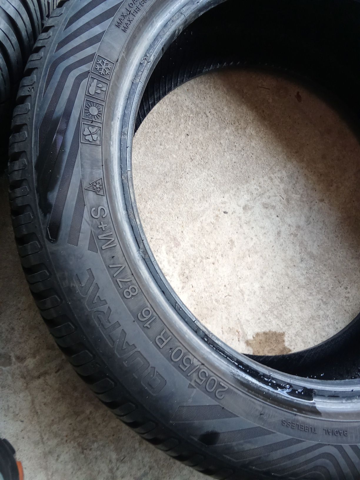 Opony Całoroczne Vredestein 205/50R16 2szt 2023r