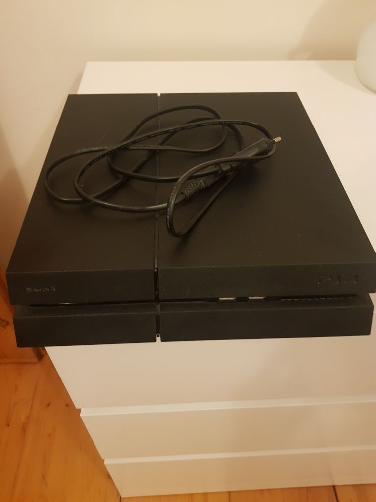 Konsola Playstation 4 slim 1TB + Gry
