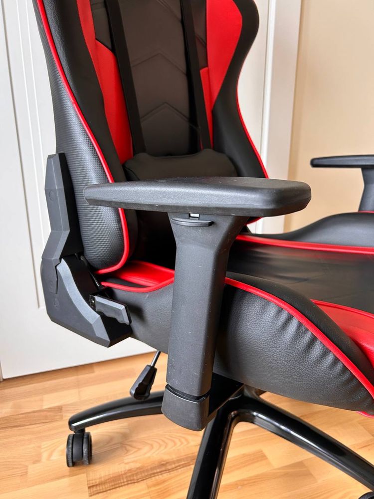 Ігрове крісло GamerPro