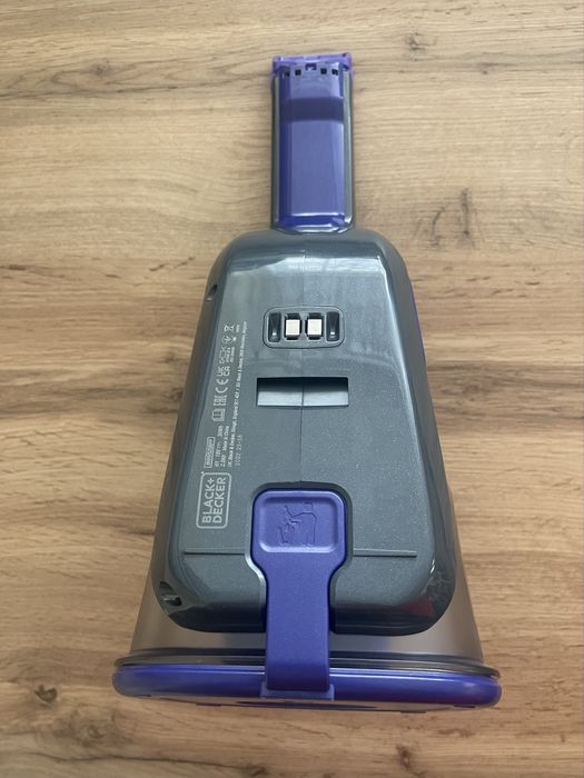 Автомобільний акумуляторний пилосос BLACK+DECKER BHHV520BFP