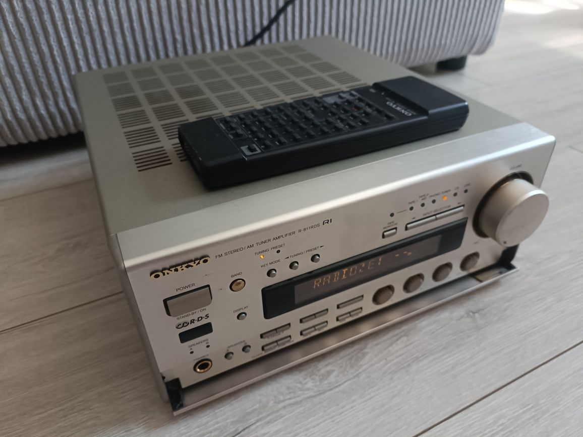 Onkyo R-811 RDS Amplituner stereo
