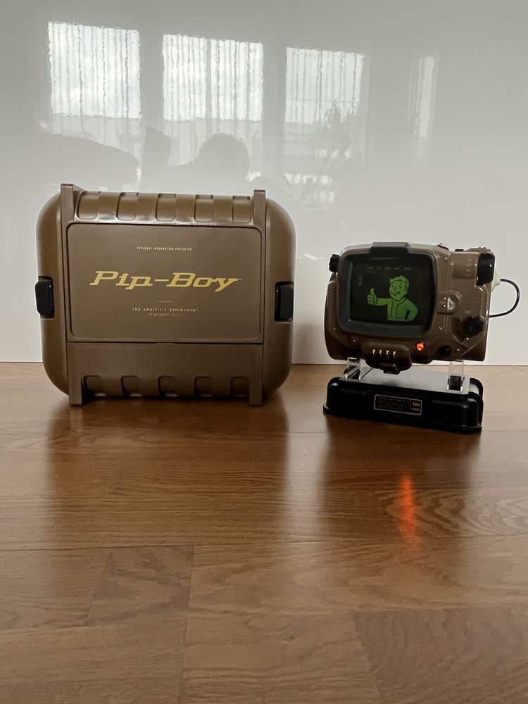 Pip boy model 3000 mk IV