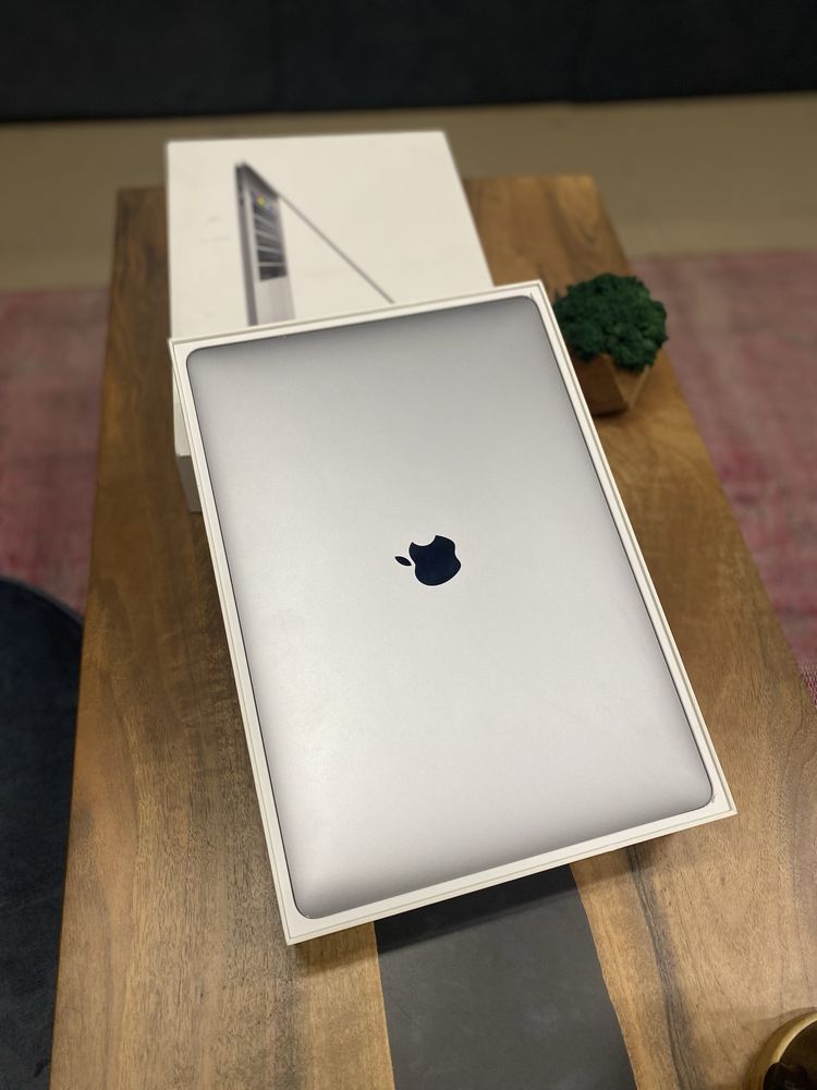 Apple MacBook Pro 15" i7/16/512 Space Gray (MLH42) 2016