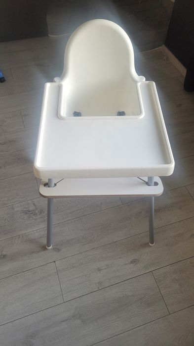 Krzesełko antilop z podnóżkiem