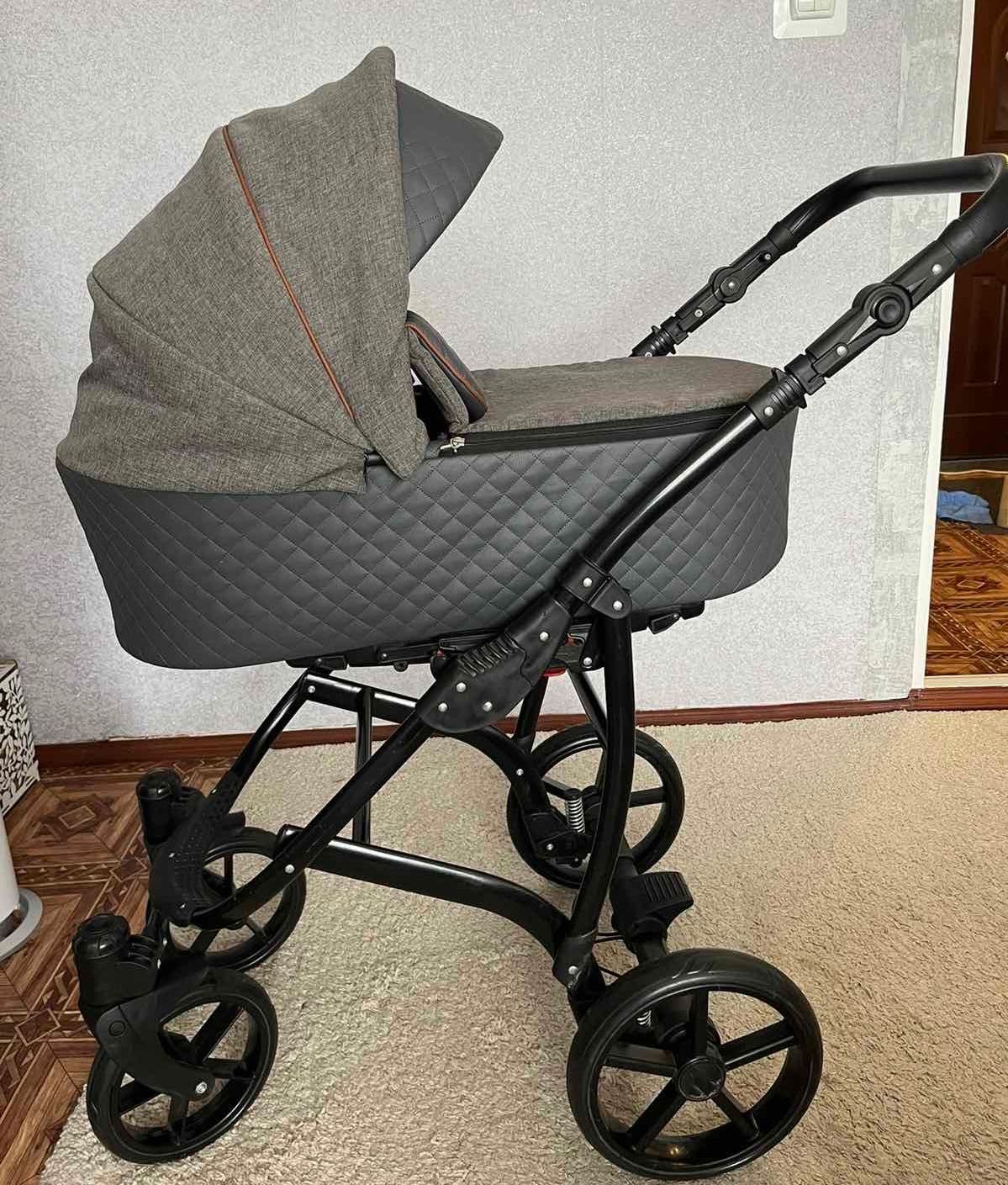 Коляска універсальна 2в1 Pram BOSTON вживана. Стан чудовий .