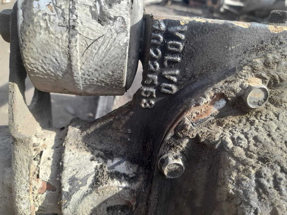 Продам задній мост Volvo 740 2.3 бензин