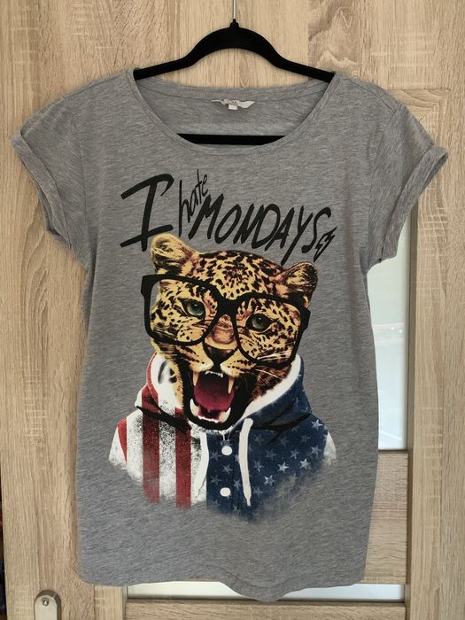 Szary t-shirt / koszulka z nadrukiem