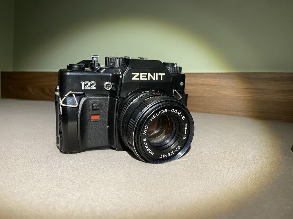 Zenit 122 z pokrowcem i obiektywem