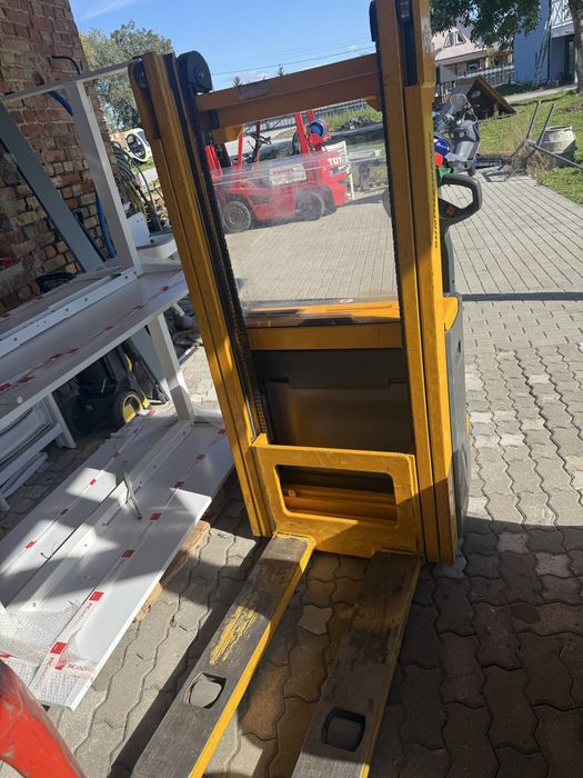 Wózek paletowy podnośnikowy jungheirich