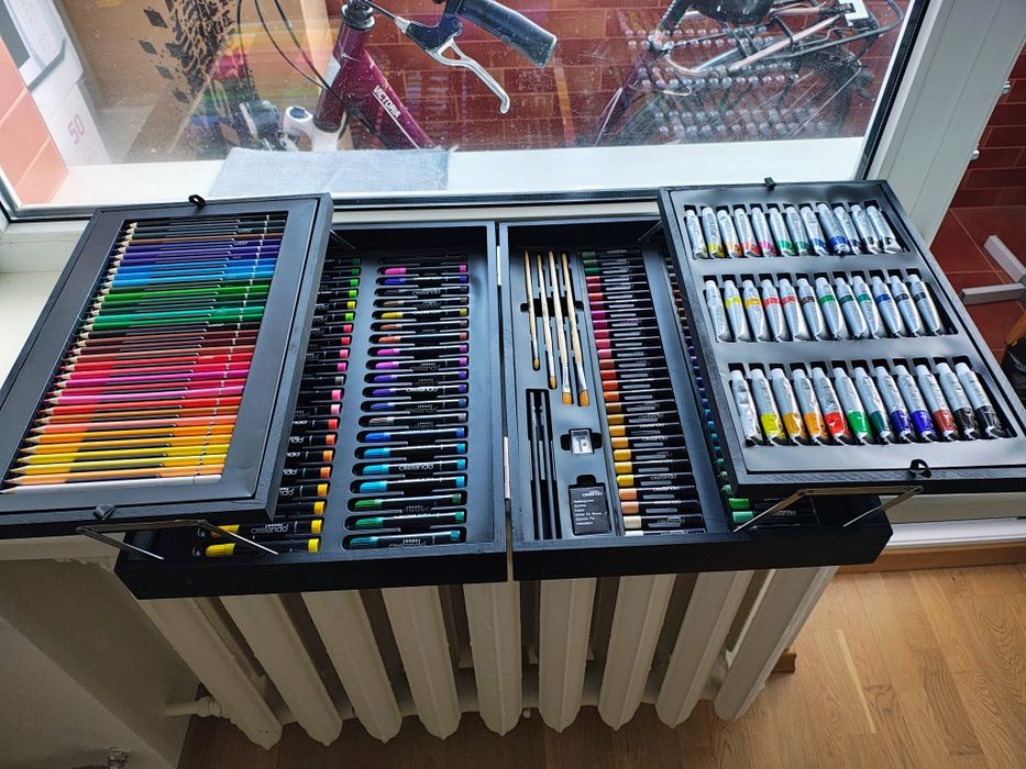 Величезний набір для малювання