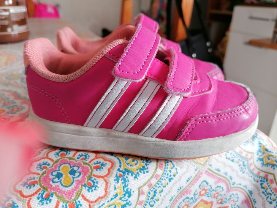 Ténis de menina Adidas - tamanho 25