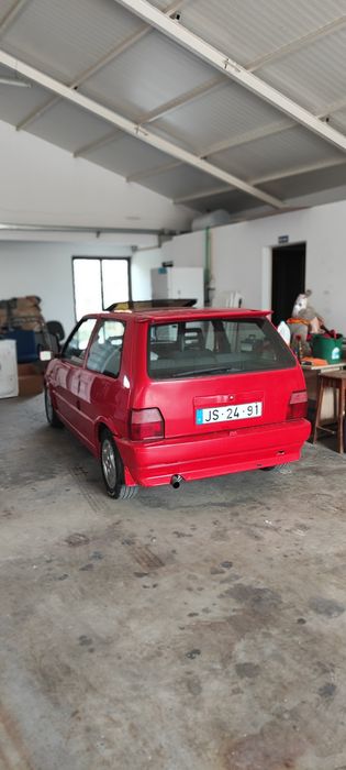 Fiat Uno Turbo IE a circular