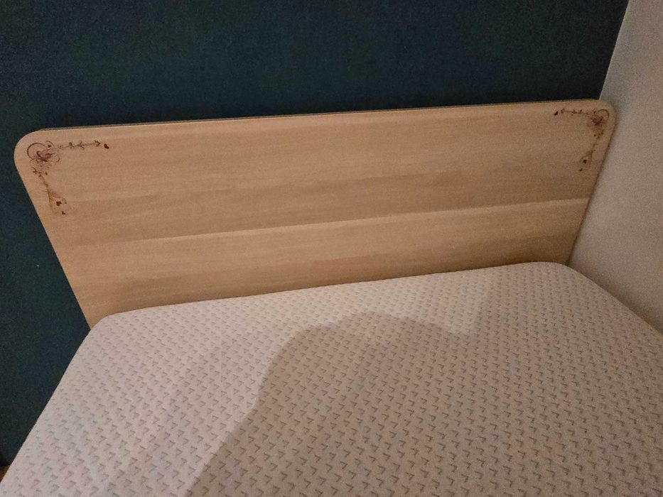 Łóżko z materacem 90x200