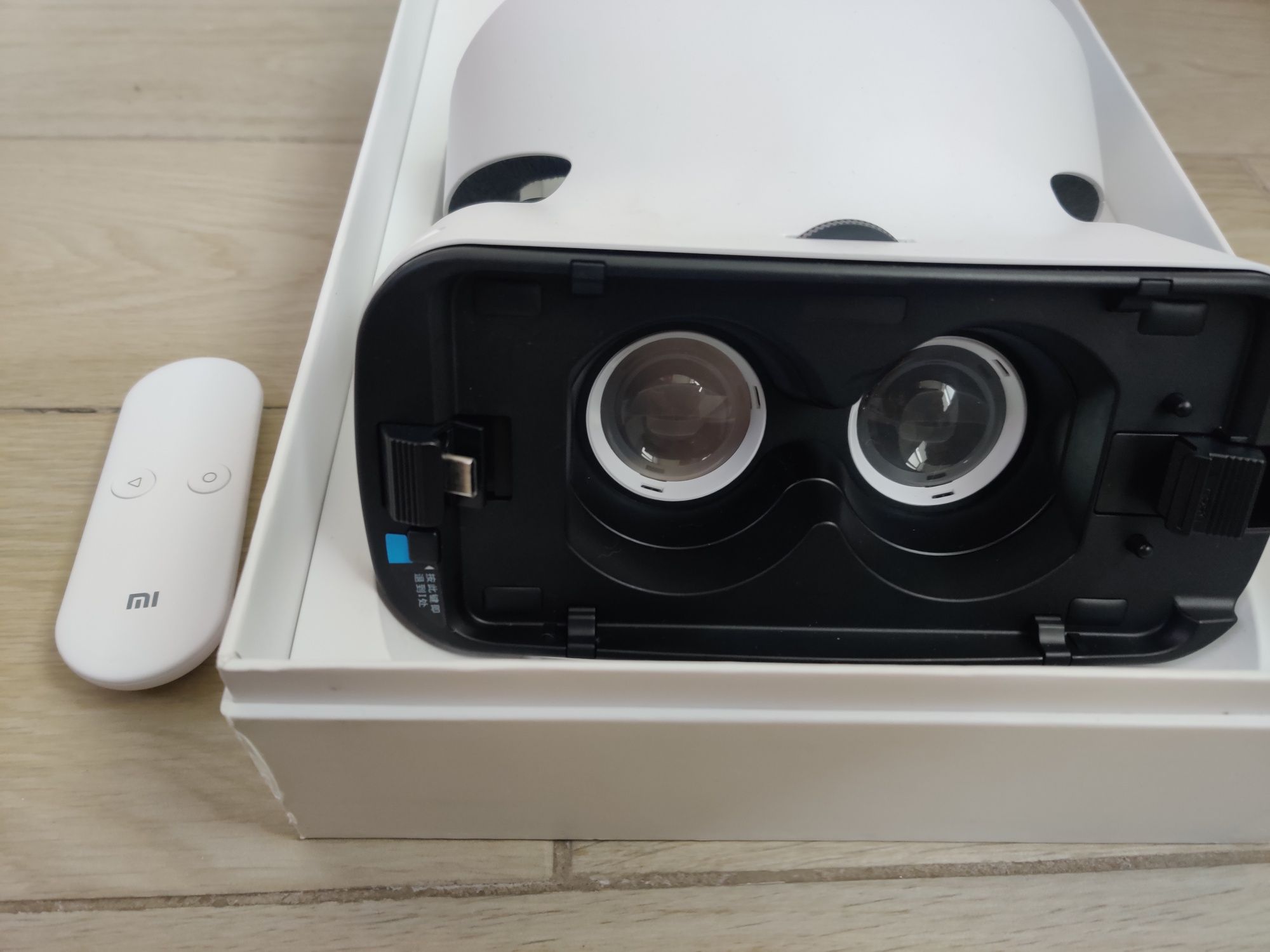 Шлем виртуальной реальности Xiaomi Mi VR MiV1 White RGG4021CN