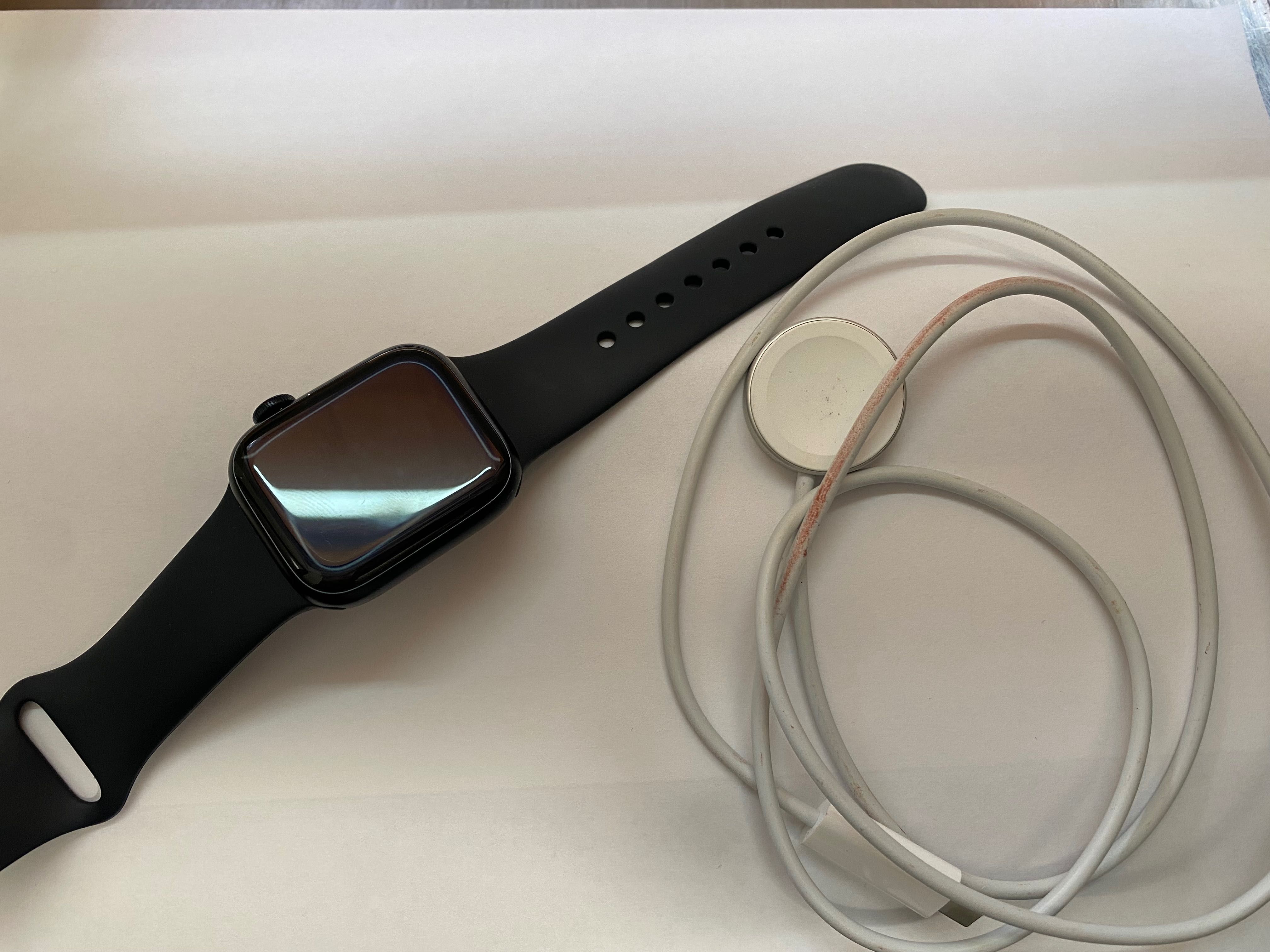 Смарт часы Apple Watch 8 41mm Aluminum Case батарея 100%