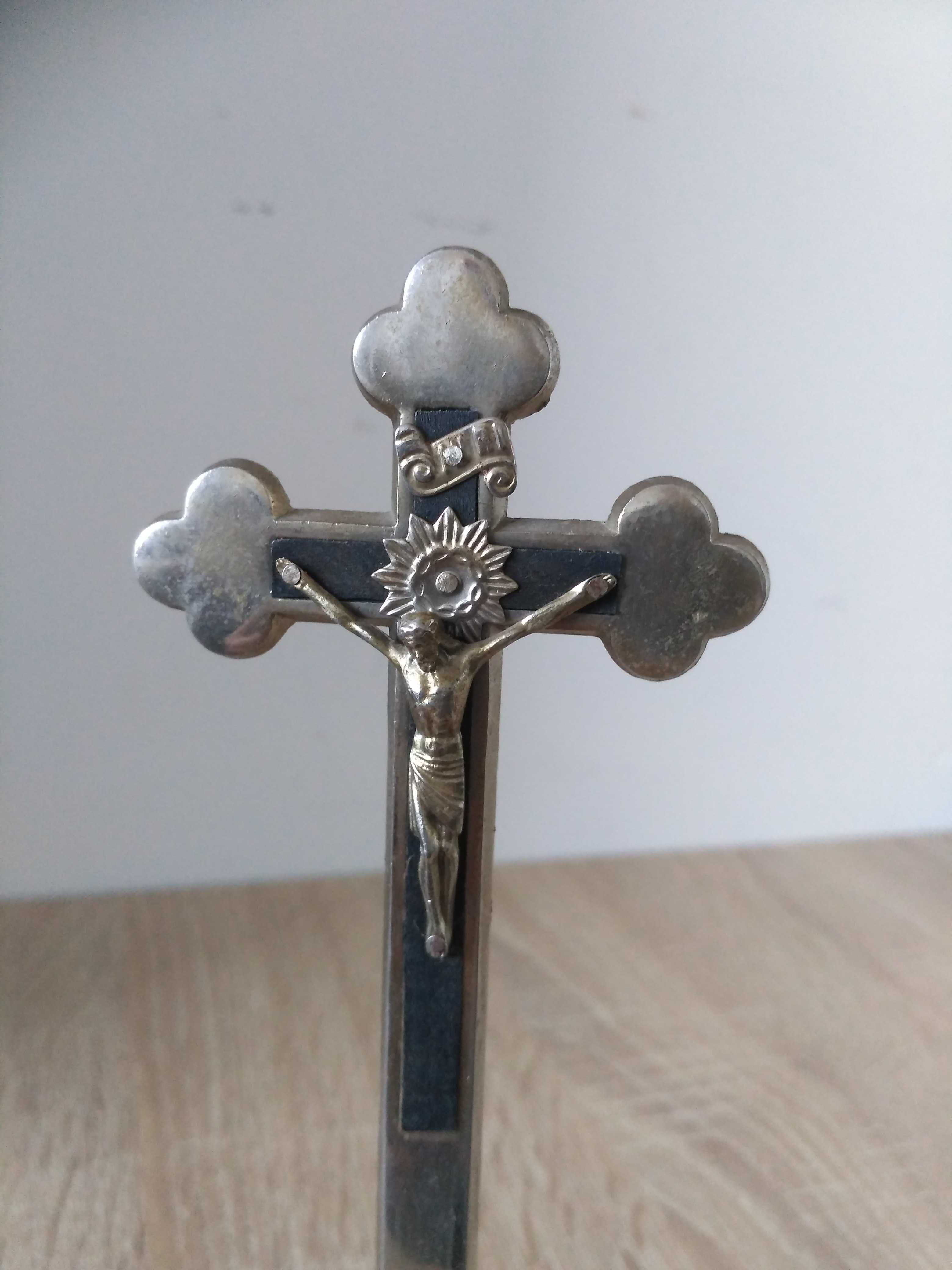 Krzyż/ krzyżyk stojący na stół krucyfiks, Wymiary: 17 x 7 cm