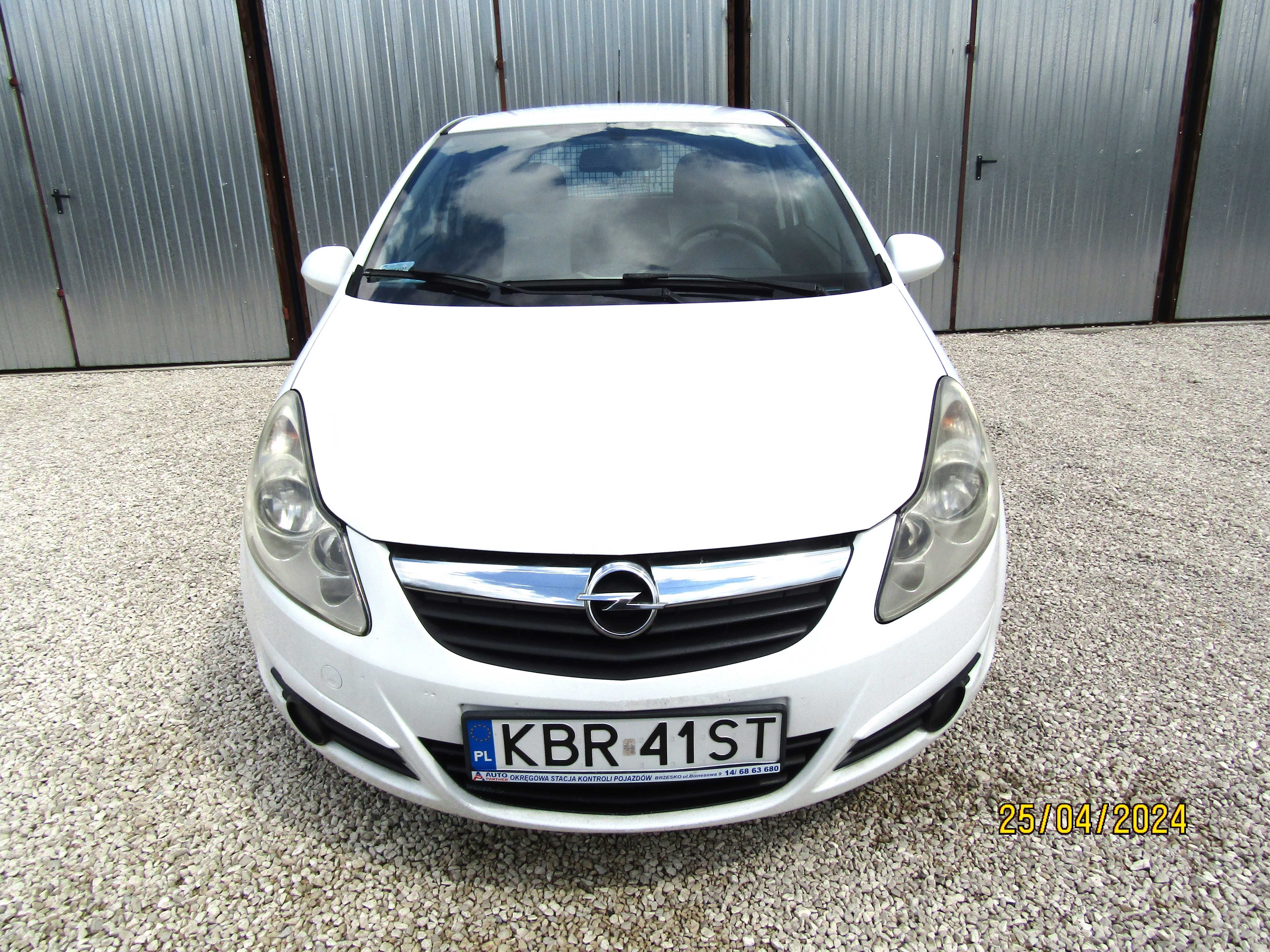 Piękny Opel Corsa D Furgon 1.2 benzyna VAT 1