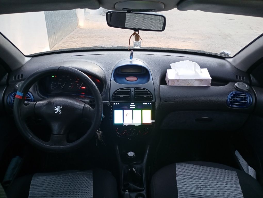 PEUGEOT 206 Hatchback (2A/C) 1.1 i 
Ano 2000
Poder: 60cv
Motor 1.1 L
E