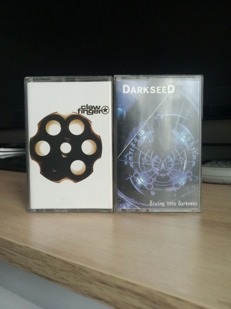 Лот аудіокасет Clawfinger i Darkseed