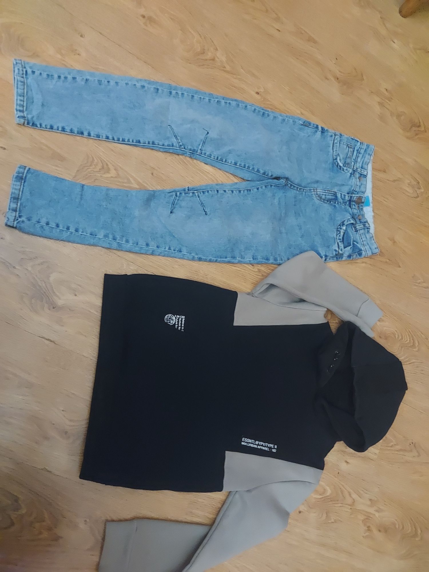 Spodnie jeansowe + bluza 134